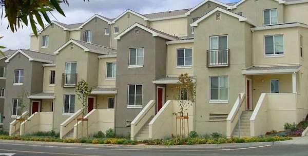 Grand Oak Apartments property